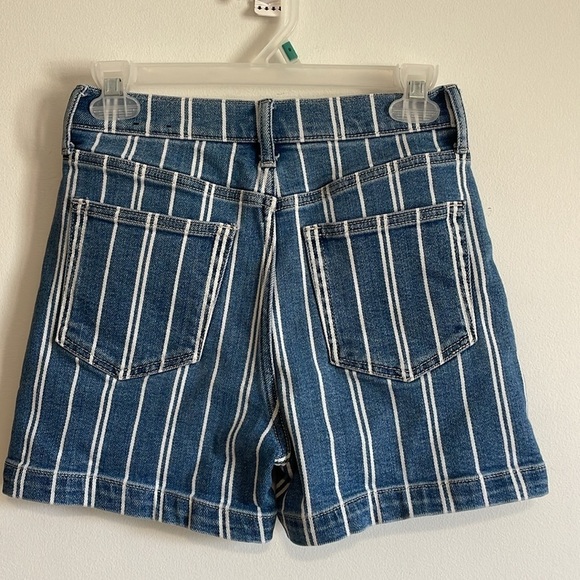 GAP Mom Jean Shorts 00 24 Blue White Striped Denim Pockets Cotton Mid 4” Inseam - Picture 5 of 14